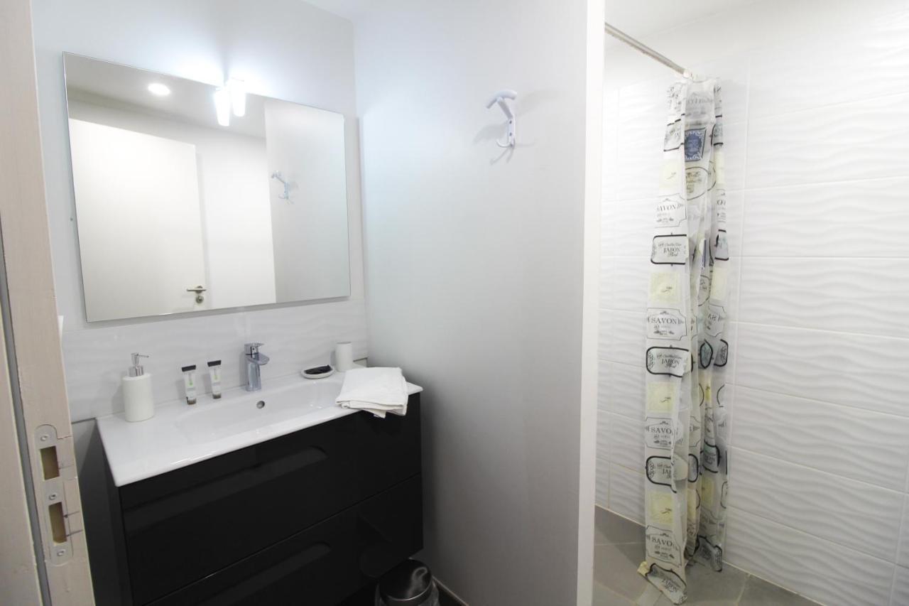 Plein Soleil Avec Jacuzzi Privatif Et Parking Prive Apartment Sarlat