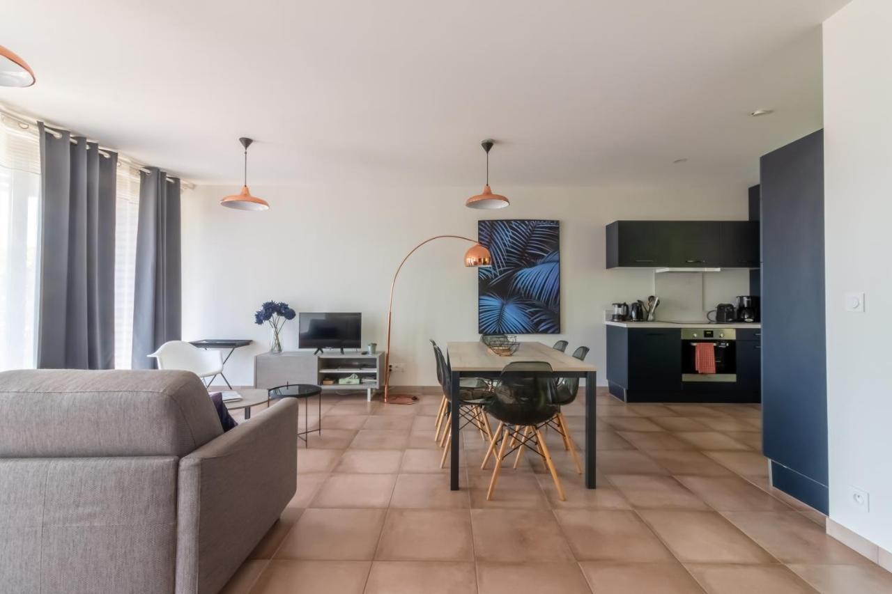 Apartment Plein Soleil Avec Jacuzzi Privatif Et Parking Prive